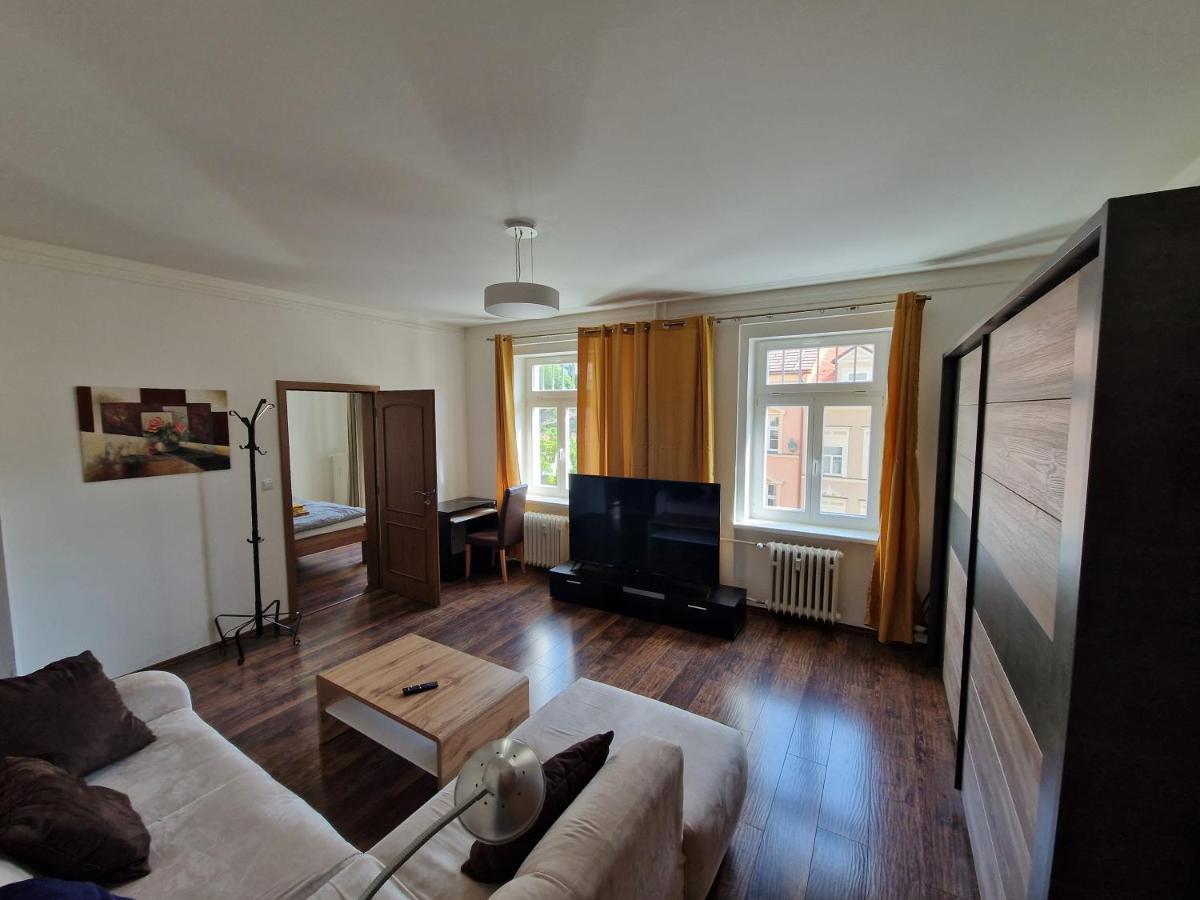 Apartman 63M2 S Balkonem V Lazenskem Centru Karlovy Vary Eksteriør bilde
