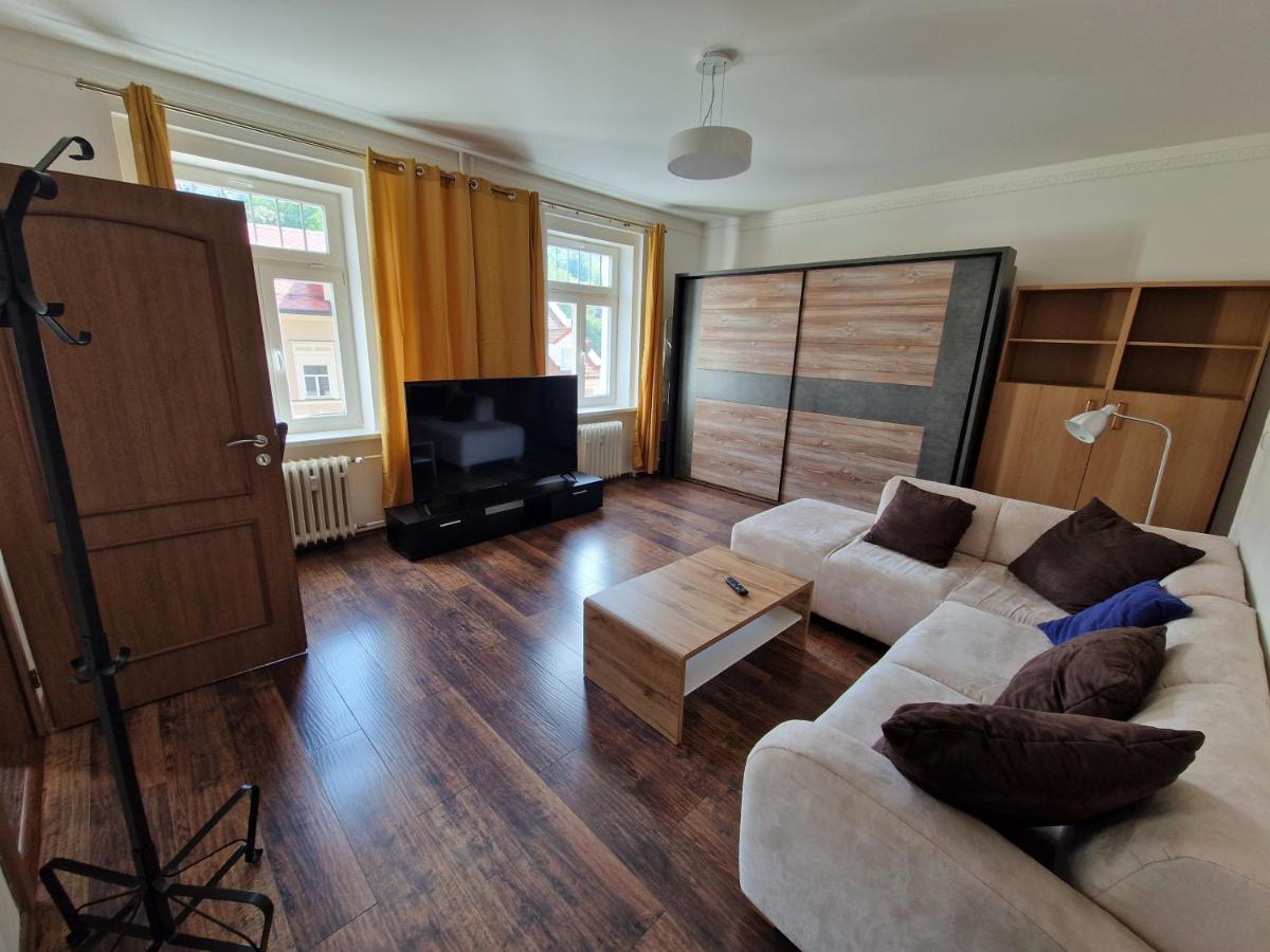 Apartman 63M2 S Balkonem V Lazenskem Centru Karlovy Vary Eksteriør bilde